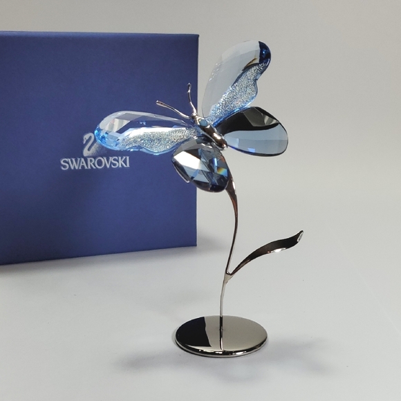 Swarovski Crystal "Butterfly Amalia Lavender" - Picture 1 of 10